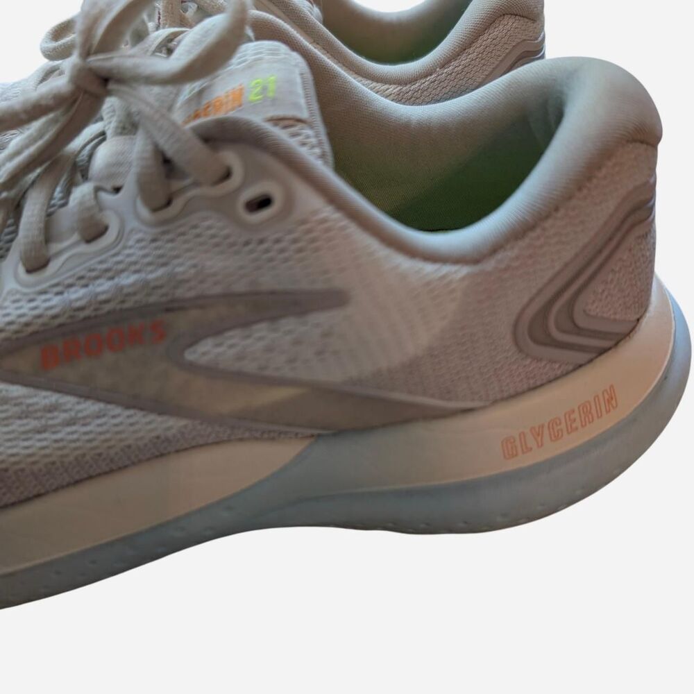 Brooks Women's White and Orange Trainers - Picture 3 of 7